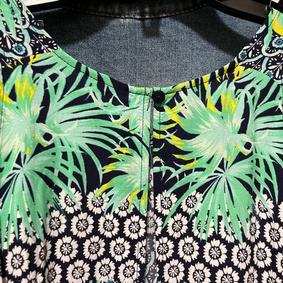 Cute top for spring and summer - Picture 2 of 5